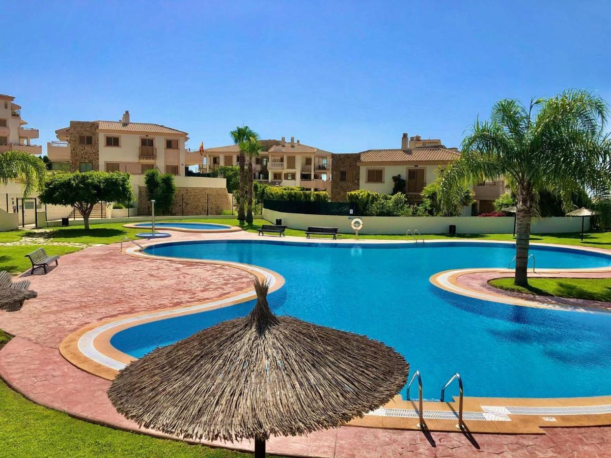 2 Bed Penthouse Apartment - Sea Views - Sleeps 4 Finestrat Exterior photo